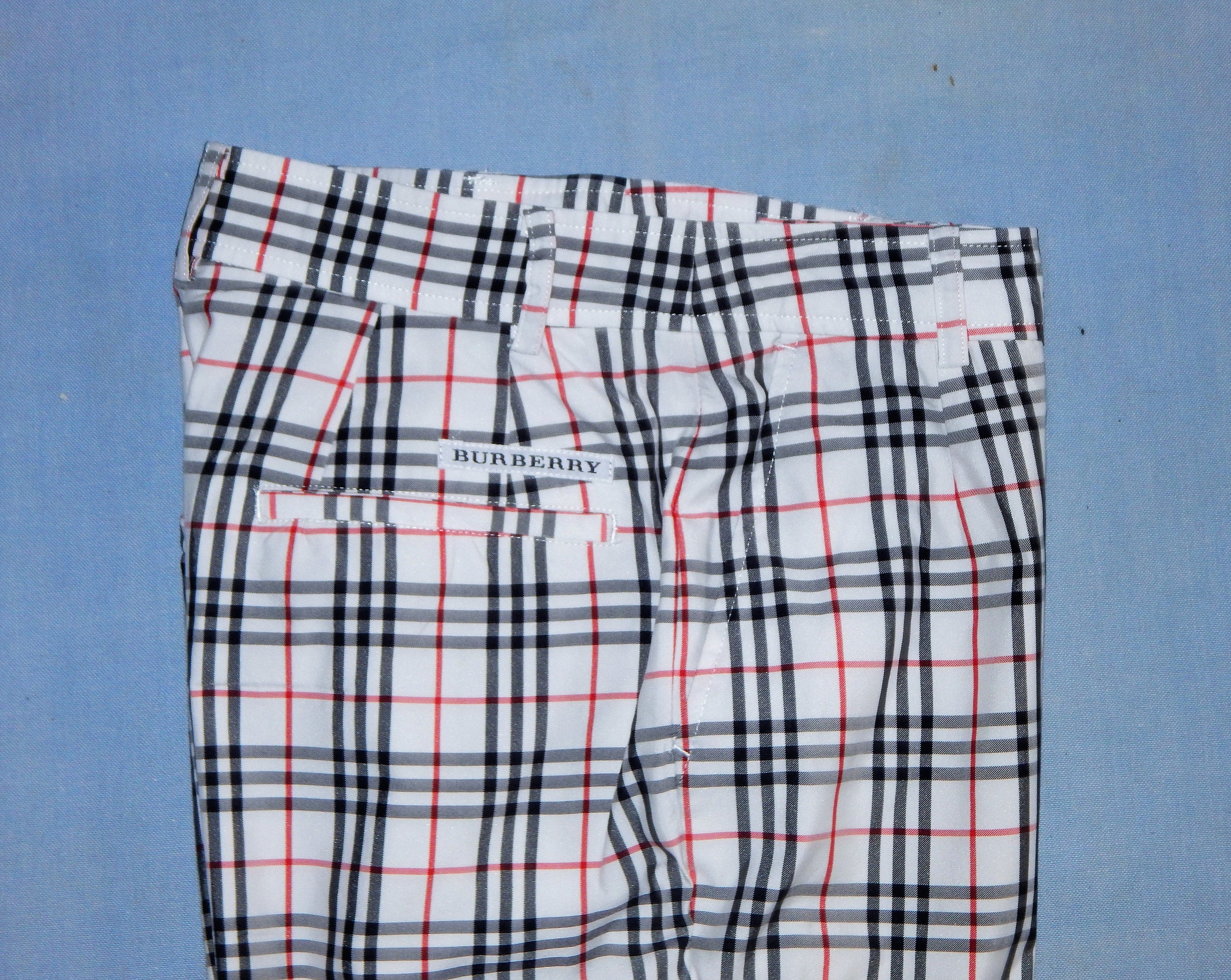 BURBERRY Vintage Women's 3/4 Lenght Golf Sport Shorts. Label Size