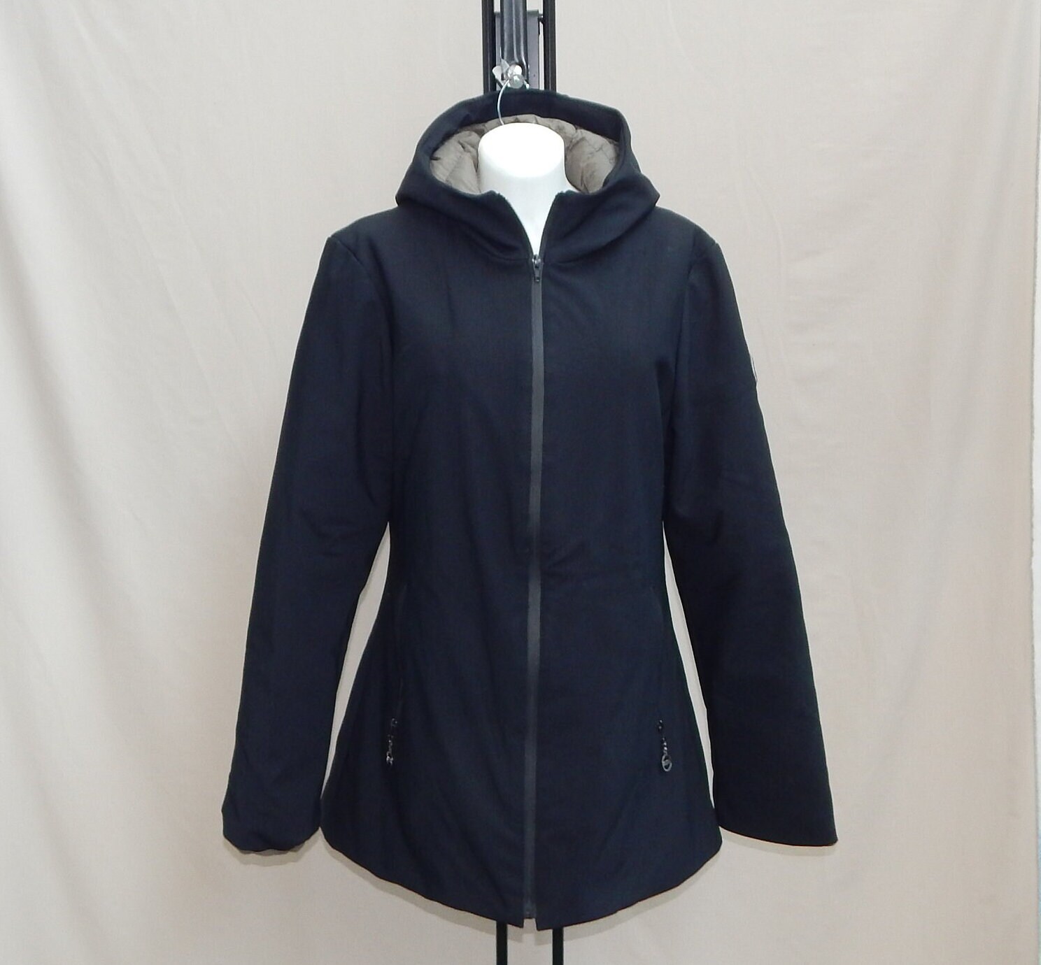 COLMAR Vintage Excellent Women's Hooded Warm Jacket. Size: M. Black.