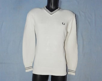 Fred Perry London Vintage Men&#39;s Retro Style V-Neck Cotton Knit Jumper . Label Size M. White with Blue Lines at collar and Cuffs.