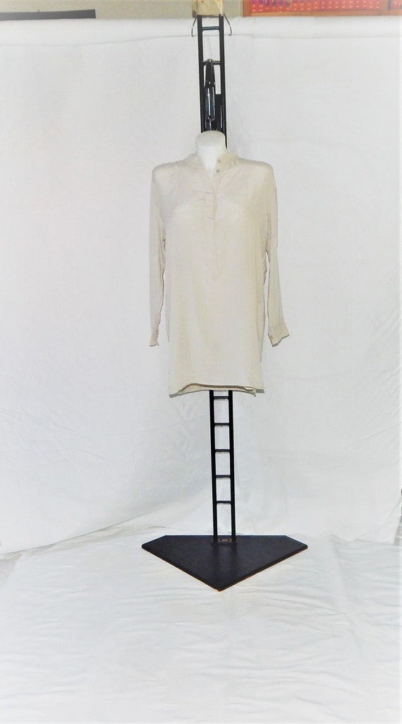 MaxMara Weekend Vintage 90s Rare Pure Silk Women's Long Sleeves closed Shirt. Size M. Beige