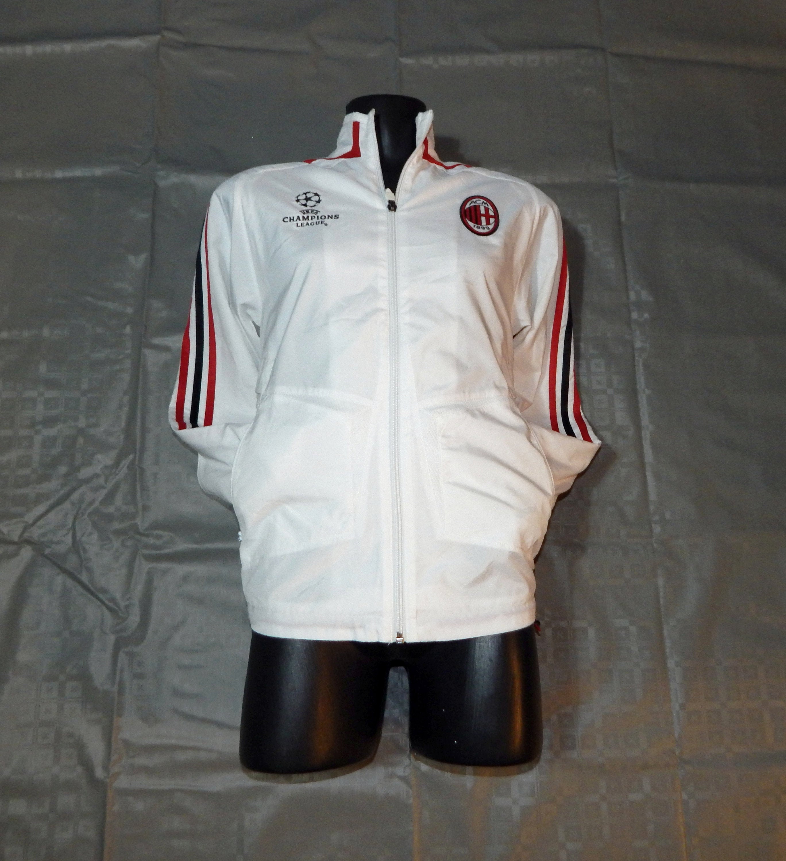 scents and crafts Men's AC-Milan Off-White Varsity Jacket | Football Club  AC-Milan Jacket at  Men’s Clothing store
