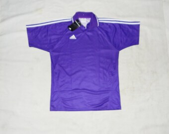 Adidas Vintage 2000s Trefoil Rare Italië Made New met tags Volwassenen Uitstekend Voetbal Shirt met korte mouwen. Maat XL Violet