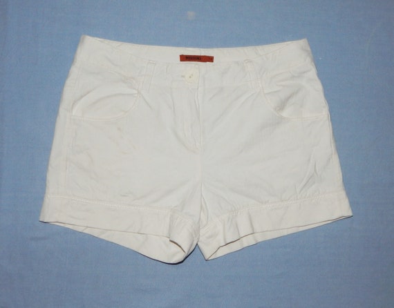 Ladies white top shorts size 14