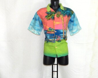 FIORUCCI Vintage 80s Made in Italy Exclusive rare Men's Short Sleeves cotton hawaiian floral design Shirt. Label Size: L. Multicolour