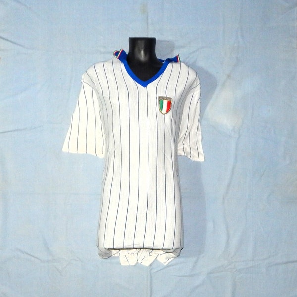 ITALY 1982 Style vintage Made in Italy Football Fifa World Cup Team jersey T- Shirt. Label Size L . white, Blue