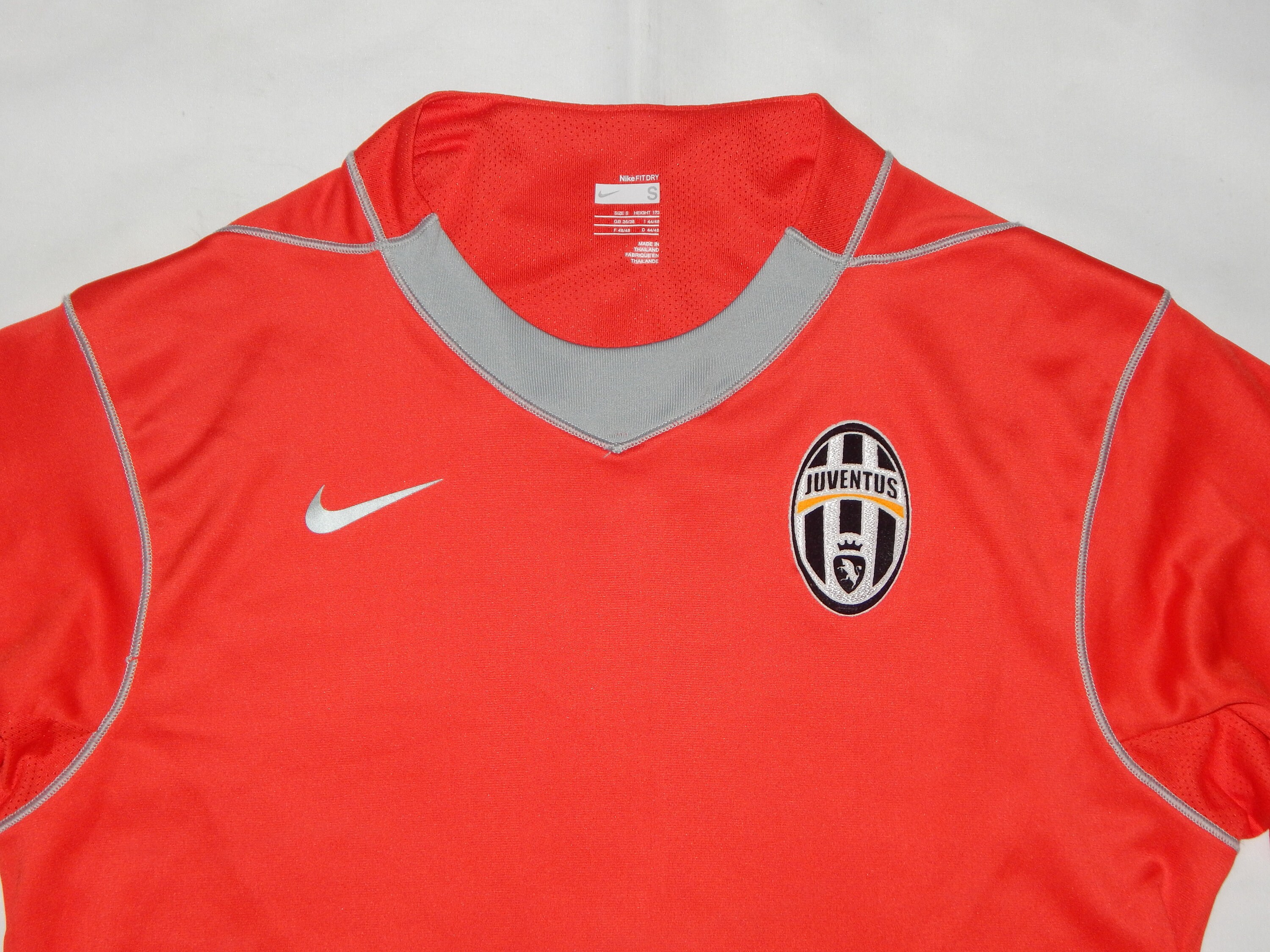 Juventus Vintage 2000s Italian Football Club Team Training Adults
