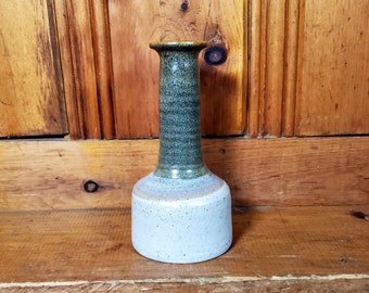 Groene knopvaas, keramische bloemenvaas, aardewerkvaas