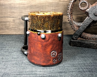 Steampunkmok, grote keramische mok, aardewerk bierpul