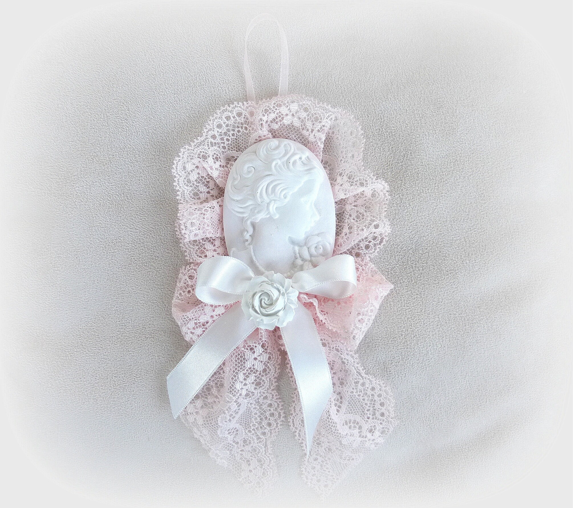 Suspension Décorative Camée