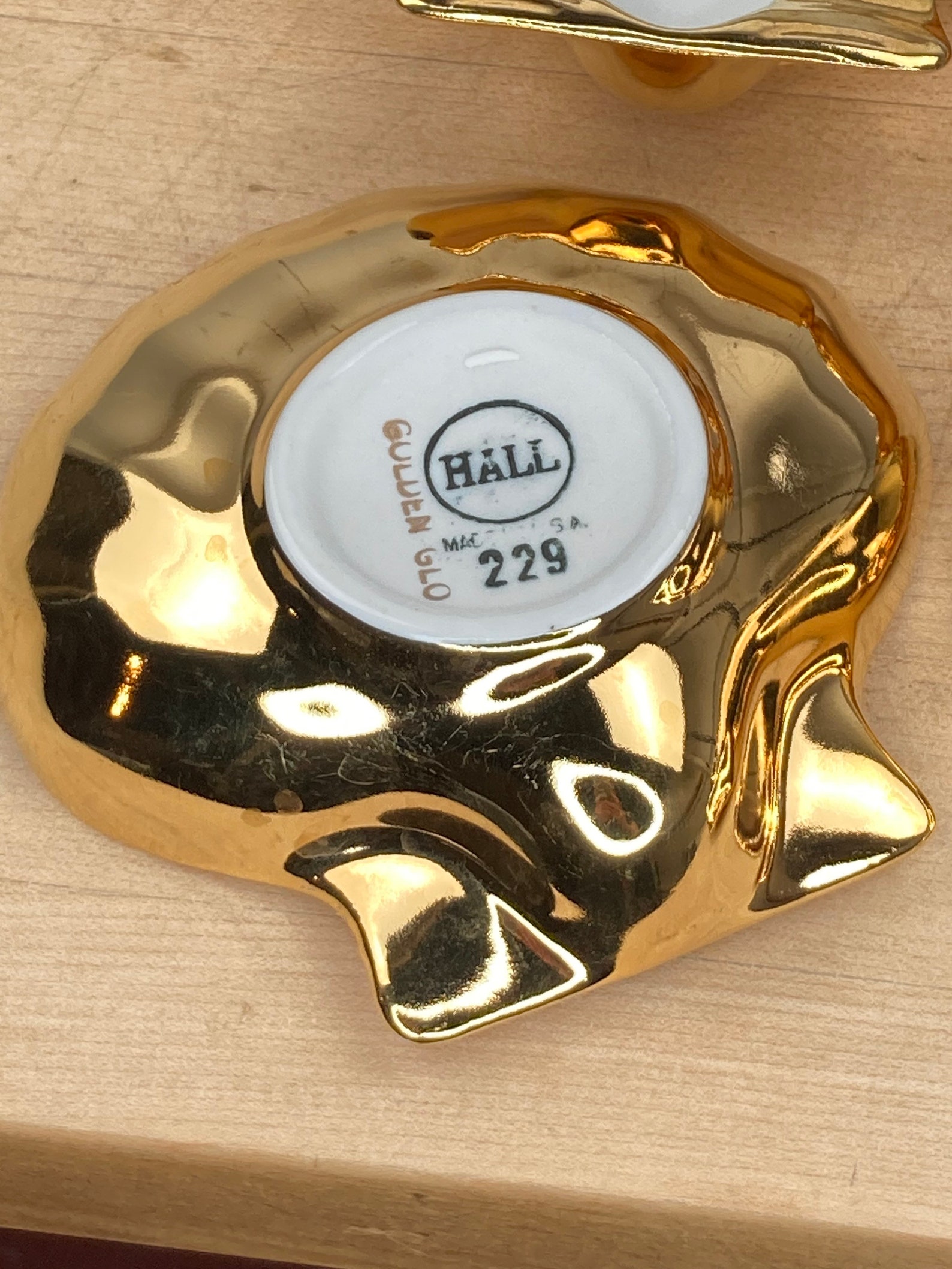 Hall Golden Glo Clam oyster shell dishes in Gold 229 soap Etsy