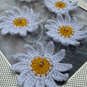 Easy Crochet Daisy Flower Applique Pattern PDF,Beginner-Friendly,Floral Crochet Motif,Instant Download for DIY Crafts and Decor