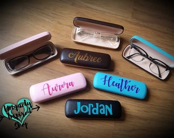 Personalized Eyeglass Case, Personalized for kids glasses or reading glasses, personalized gift, Hard shell , snap closure, eyeglass case