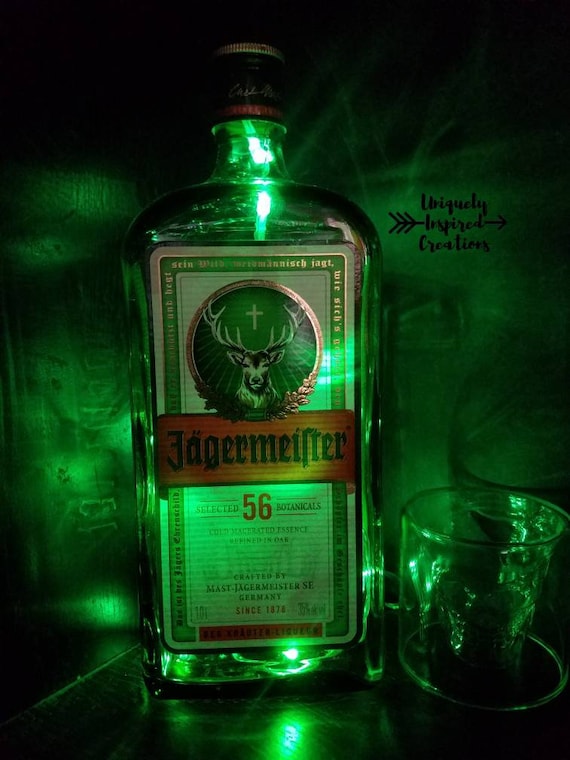 11 ideas de JAGERMEISTER  lámparas con botellas, decoración de unas,  botellas de vidrio