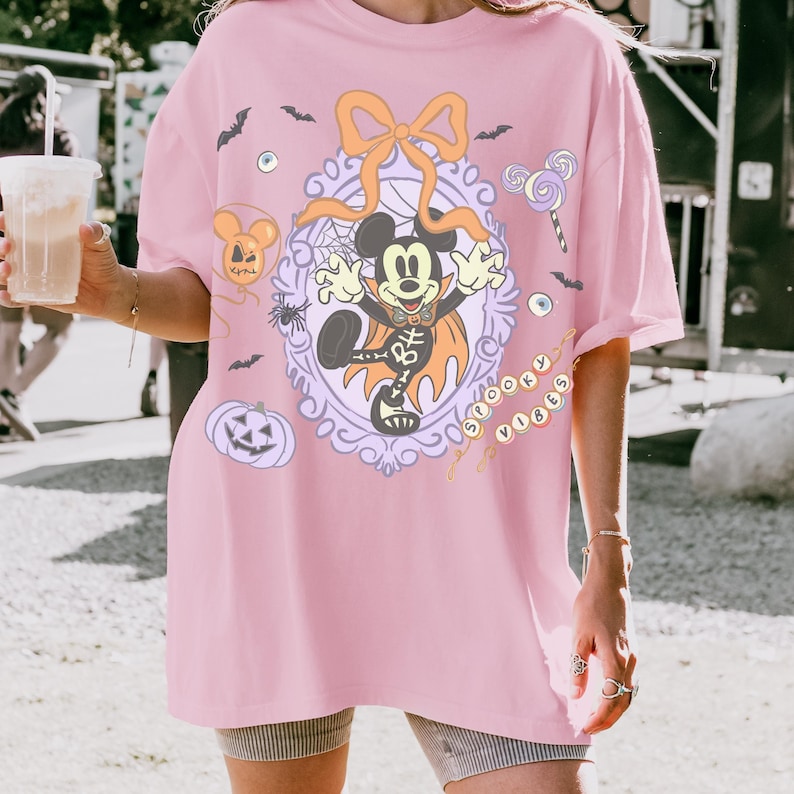 Comfort Color® Disney Mickey Ghost Shirt, Disneyland Halloween Shirt, Disney Mickey Halloween, Coquette Bow Mickey Halloween shirt 00910 Bild 2
