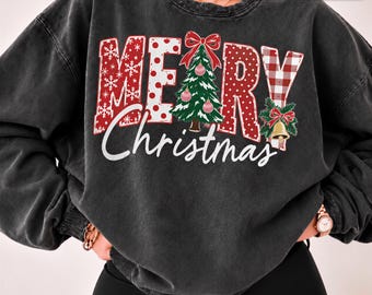 Comfort Colors® Pink Christmas Shirt, Coquette Bow Merry Tree Letters Tee, Cute Holiday Sweatshirt, Festive Xmas Gift for Women 001930