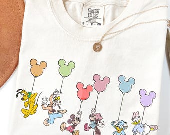 Camiseta con globos de Mickey y sus amigos de Disney Comfort Colors®, camiseta con globos de Mickey y compañía, camiseta de vacaciones Disney, viaje familiar Disney 001055