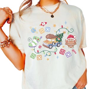 Comfort Color® Disney Pixar Toy Story Christmas Shirt Woody Shirt Pizza Planet shirt Buzz Hamm Rex Tee Magic Kingdom Disneyland trip 001145 imagem 7