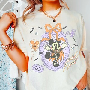 Comfort Color® Disney Mickey Ghost Shirt, Disneyland Halloween Shirt, Disney Mickey Halloween, Coquette Bow Mickey Halloween shirt 00910 Bild 5