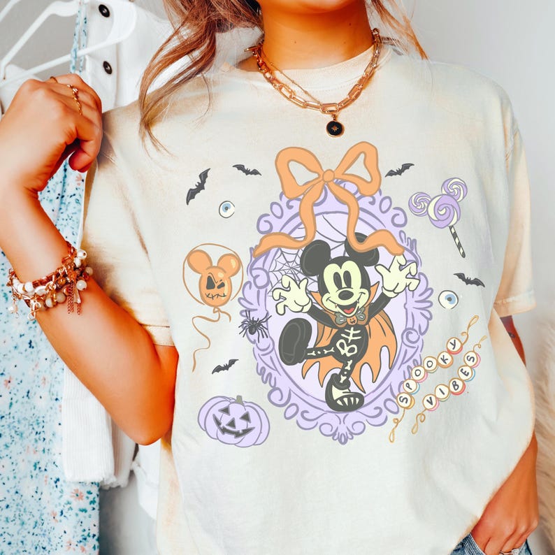 Comfort Color® Disney Mickey Ghost Shirt, Disneyland Halloween Shirt, Disney Mickey Halloween, Coquette Bow Mickey Halloween shirt 00910 Bild 5