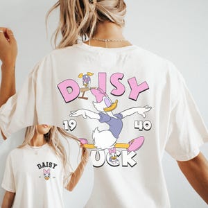 Disney Comfort Color, Retro Daisy Duck Shirt, Daisy Duck Trip Shirt, Daisy est 1940 Shirt, Disney Girl Trip Shirt, Disney Vacation 00180 Bild 1