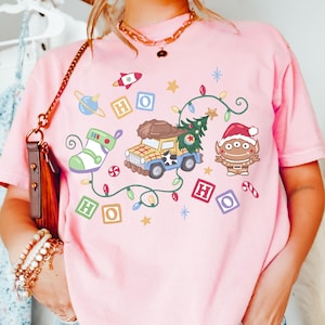 Comfort Color® Disney Pixar Toy Story Christmas Shirt Woody Shirt Pizza Planet shirt Buzz Hamm Rex Tee Magic Kingdom Disneyland trip 001145 imagem 1