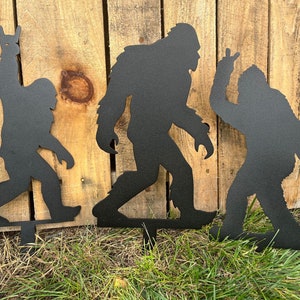 Bigfoot Garden Stake, Steel Sasquatch Lawn decoration, metal decoration