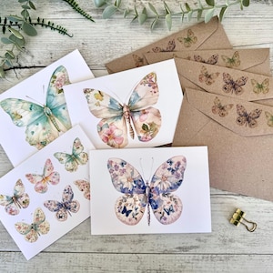 COLEÇÃO DE BORBOLETAS PASTEL Vintage Conjunto de 4 cartões de tamanho regular ou mini - conjunto de cartões de felicitações de borboletas em branco - 4 designs - Scattered Seed Co