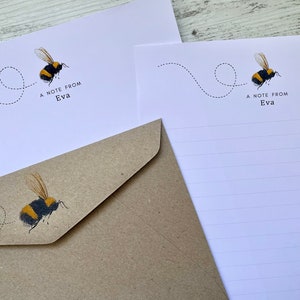 Juego de papel de escritura personalizado - BUMBLE BEE - Set de 20 - Papel de notas personalizado para abejas con billetera de almacenamiento opcional