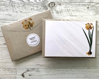Flat DAFFODILS Notecard Set - Set of 10 - Personalised or Blank  Daffodil stationery - floral notecard set with coordinating kraft envelopes