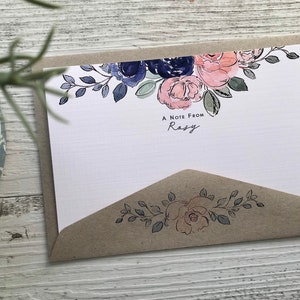 Flat FRAGRANT BLOOMS Notecard Set - Set de 10 - Papeterie Rose - Ensemble de carnets Rosey avec enveloppes kraft coordonnées - France