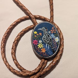 Individuelle Blumen Bolokrawatte: Handgemachte Westernkleidung Bild 20