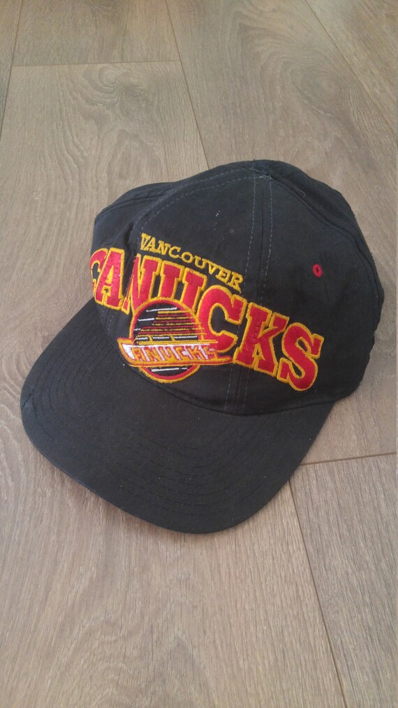 vintage canucks hat