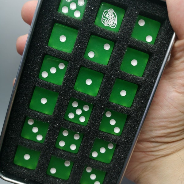 JimmyTroll Glow in the dark green dice + Tin (18 d6 per box)