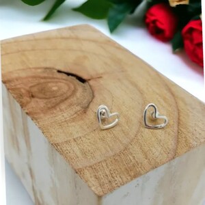 Birthday Gift | Chic Hollow Heart Silver Stud Earrings | Perfect for Everyday Wear | UK Seller | Gift  For Her | Sweet & Charming |