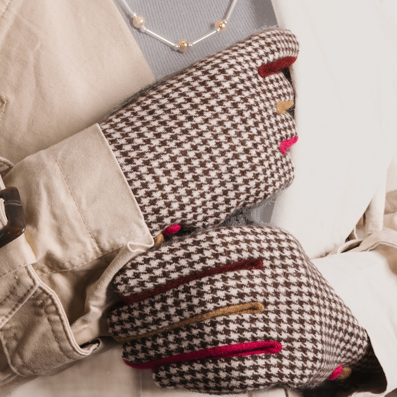 Gloves with buttons main image 0