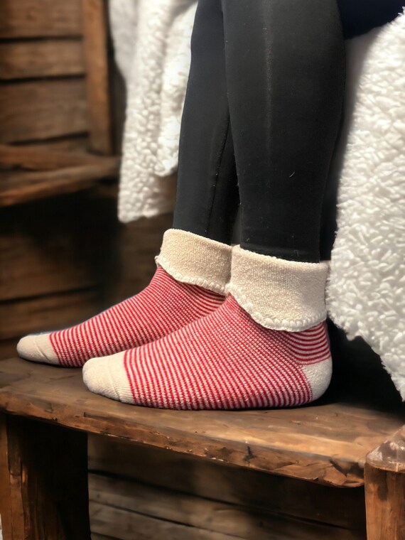 Chaussettes douillettes grises a fines rayures Chaussettes chaudes Cadeau de Noel Cadeau d anniversaire pour la Saint Valentin Chaussettes en caoutchouc Etsy France
