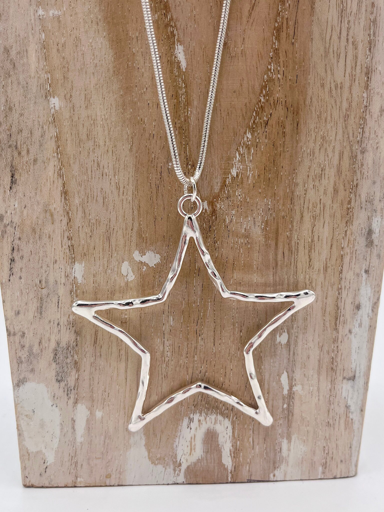 Large star pendant necklace deals