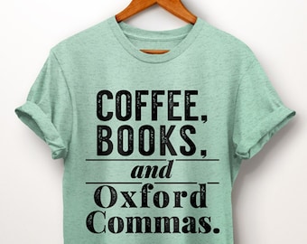 Chemise de livre. Chemises pour amoureux des livres. Livres de café et chemise Oxford virgules. Cadeau pour amoureux des livres. Cadeaux littéraires. Bibliothécaire. Rat de bibliothèque. Professeur d'anglais