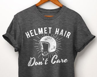 Chemises de moto. Les cheveux du casque s'en moquent. Cadeau moto. Cadeau pour les motards. T-shirt de moto. Chemise motard. Cadeau motard