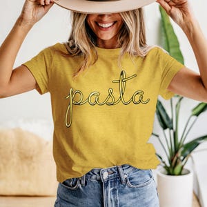 Camiseta com estampa de macarrão. Camiseta com estampa de comida. Camiseta italiana. Presente para quem ama macarrão. Camiseta com estampa de espaguete. Presente de viagem para a Itália. Camiseta de viagem