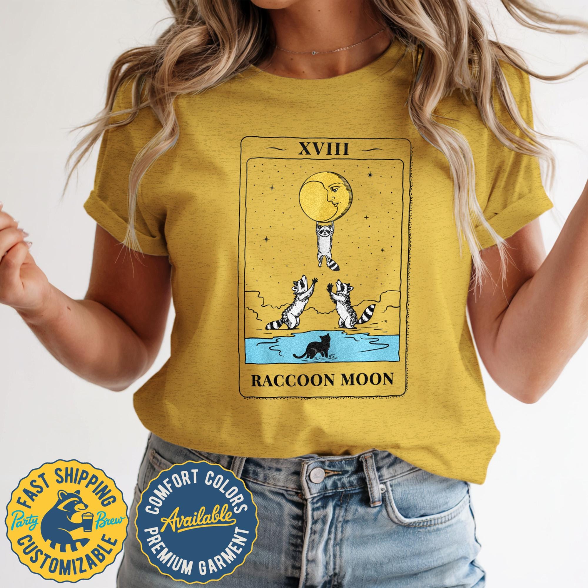Camiseta con la carta del tarot del mapache lunar: camiseta gráfica vintage de Halloween