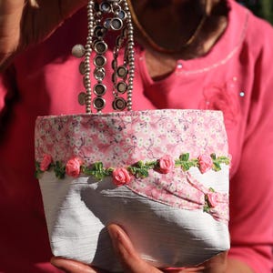 vide poche COLLECTION JARDIN FLEURI   simili cuir blanc scintillant tissu liberty rose cerisiers galon fleur cadeau femme