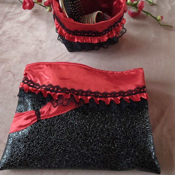 Trousse de toilette et vide poche COLLECTION GLAMOUR FLAMENCO simili cuir noir avec noeud rouge dentelle cadeau st valentin exceptionnel