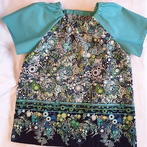 Girls Art Smock Size 8-10y with carrying bag