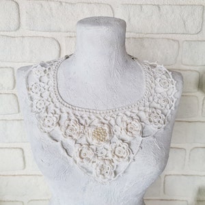 Handmade Crochet Cotton Necklace: Boho Mother-of-Pearl Beaded Collar