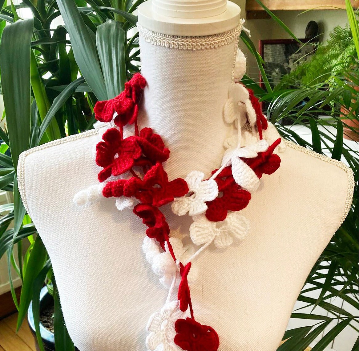 White red Flowers and Leafy Neck Garland Shawl Necklace Boho Style