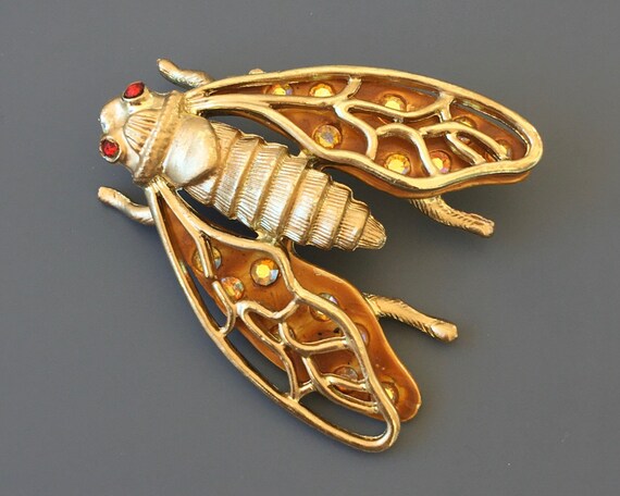 Unique vintage bee brooch