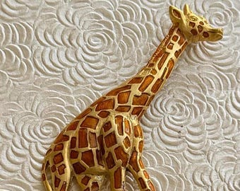 Vintage Giraffe Brosche aus Emaille auf goldfarbenem Metall