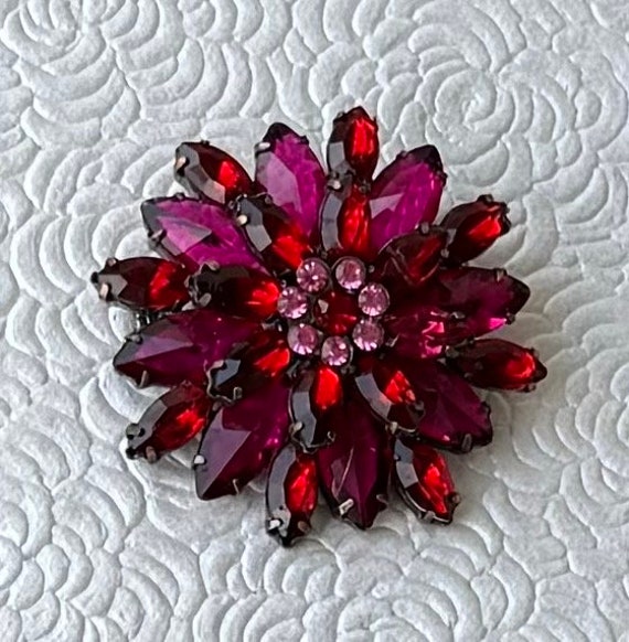 Vintage  acrylic flower brooch pin