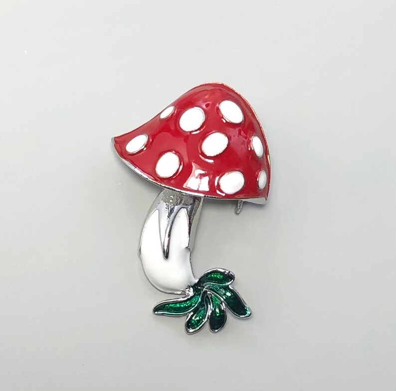 Adorable mushroom brooch